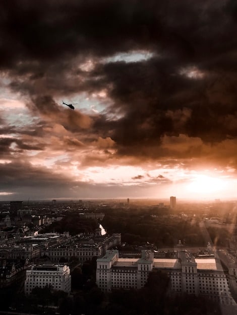Dystopian Fiction’s Relevance: Why Readers Still Care in 2025