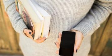 Social Media's Impact on Literary Criticism: A Review Analysis - Cover Image