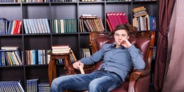 5 Must-Read Book Review Blogs in 2025: An Honest Look - Cover Image