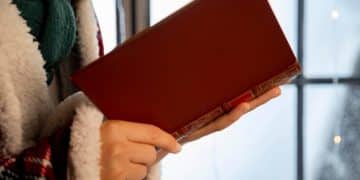 The Art of Book Reviewing: Styles, Approaches, and Best Practices - Cover Image