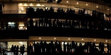 Audience Scores Under the Spotlight: 2025 Theater Openings Analyzed - Cover Image