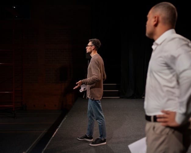 A split image. On one side, a stage director giving instructions to actors during rehearsal. On the other side, the same scene being performed with a critic taking notes in the audience.