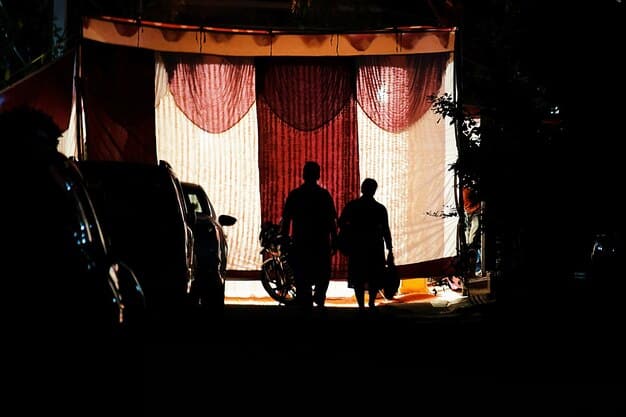 Beyond the Script: Theater Criticism’s Improvised Future